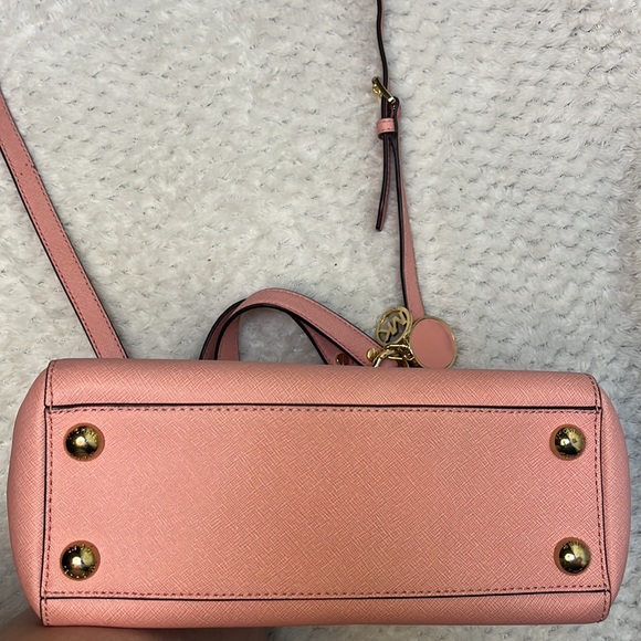 Pink Michael Kors bag - Picture 4 of 14